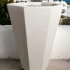 Büyük Beton Saksıların Bitki Köklerini Koruma Özelliği